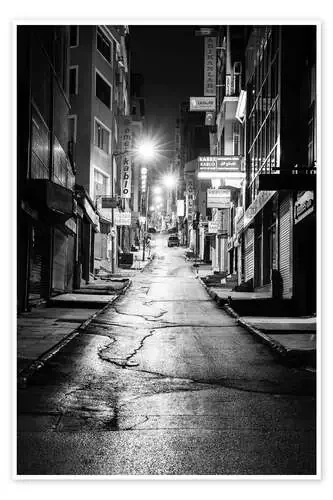 a dusky street at night in Istanbul – Turkey de gn fotografie