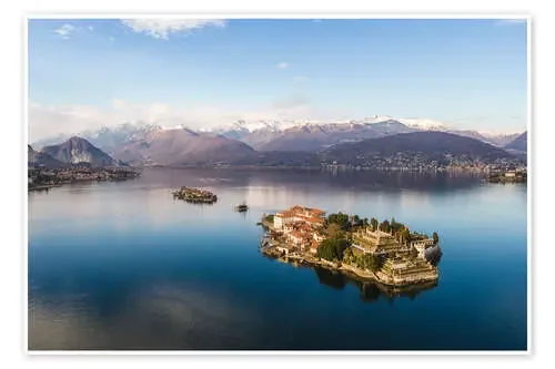 Aerial view of Isola Bella on lake Maggiore at sunset, Italy de Matteo Colombo
