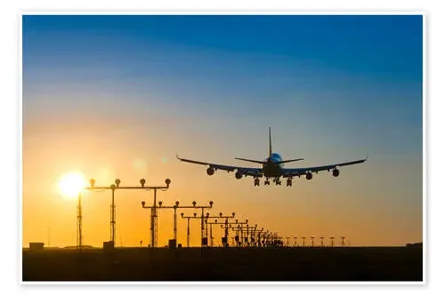 Aeroplane landing at sunset de David Nunuk Science Photo Library