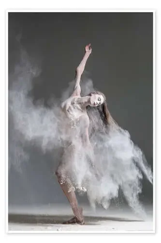 Bailarina enharinada posando Editors Choice