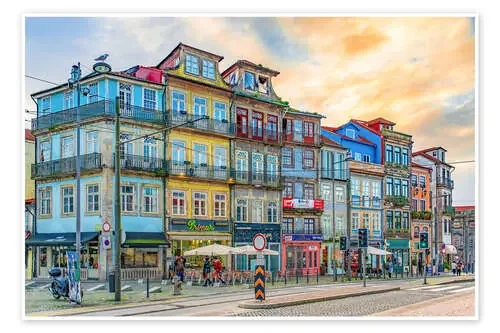 Colourful facade in Porto, Portugal de HADYPHOTO