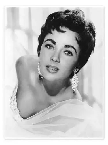 Elizabeth Taylor with Earrings Everett Collection