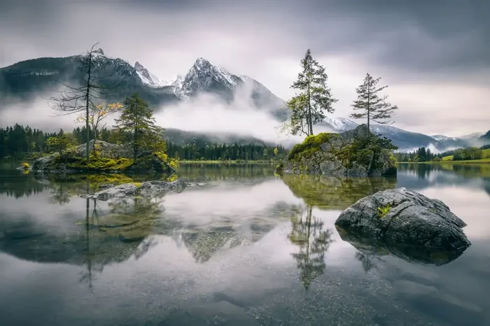 fotomural montañas gris, verde y blanco de Sanders & Sanders – 601018