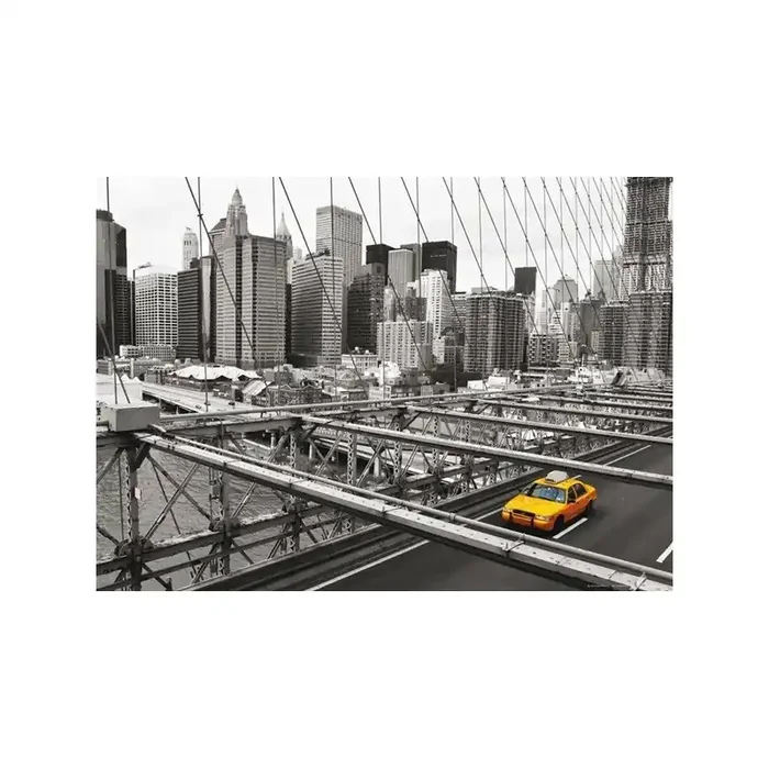 Fotomural YELLOW CAB ON BRIDGE