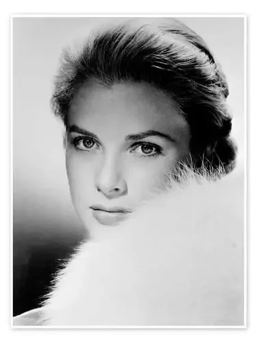 Grace Kelly Everett Collection