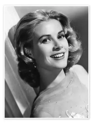 Grace Kelly Smiling Everett Collection