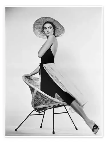 Grace Kelly with hat Everett Collection
