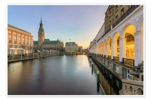 Hamburg Alster Arcades and City Hall de Michael Valjak