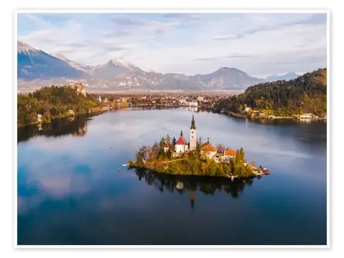 Lake Bled and island in autumn, Slovenia de Matteo Colombo