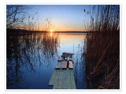 Landscape wooden jetty at sunset on lake Varese, Italy de Matteo Colombo