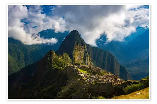 Light and clouds over Machu Picchu, Peru de Fabio Lamanna