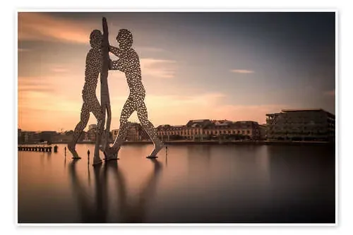 Molecule Men river Spree de Sabine Wagner