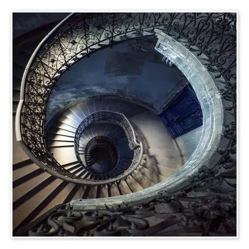 Old beautiful spiral staircase de Jaroslaw Blaminsky