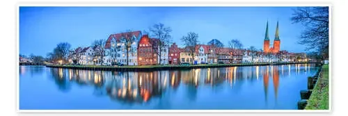 Panoramic of Lubeck reflected in river Trave, Germany de Roberto Sysa Moiola