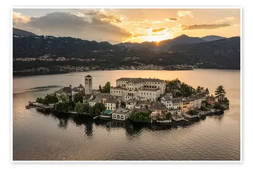 San Giulio island on Lake Orta in Italy de Markus Lange