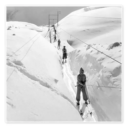 Skiers on a Ski Lift de Vintage Ski Collection akg-images