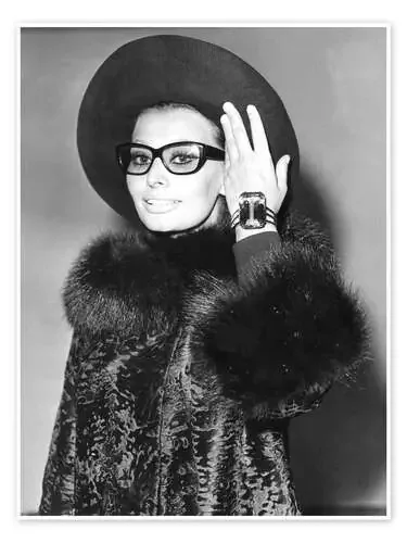 Sophia Loren with Hat Everett Collection