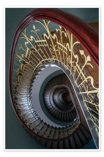 Spiral stairs with ornamented handrail de Jaroslaw Blaminsky