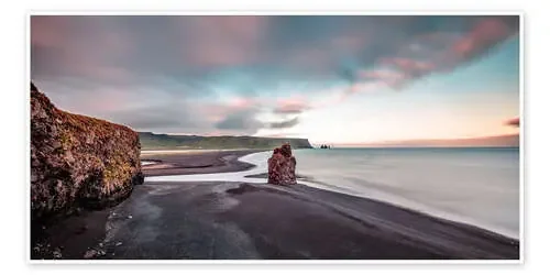 Summer Night at the Black Lava Beach on Iceland de Sascha Kilmer