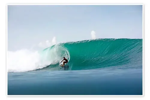 Surfer in paradise – big green surfing wave de Paul Kennedy