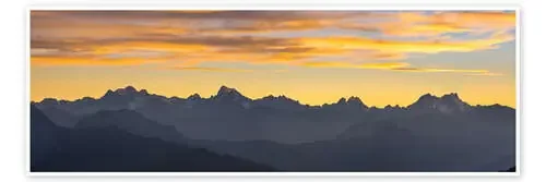 The Alps at sunset, ultra wide panoramic view de Fabio Lamanna