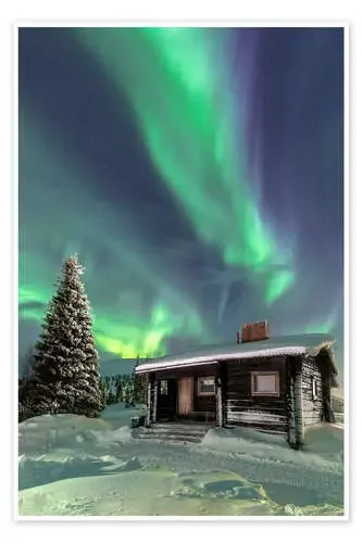The Northern Lights (Aurora borealis) frame the wooden hut in the snowy woods, Pallas, Yllastunturi de Roberto Sysa Moiola Robert Harding