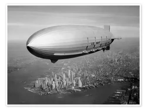 USS Macon Airship over NY de John Parrot Stocktrek Images